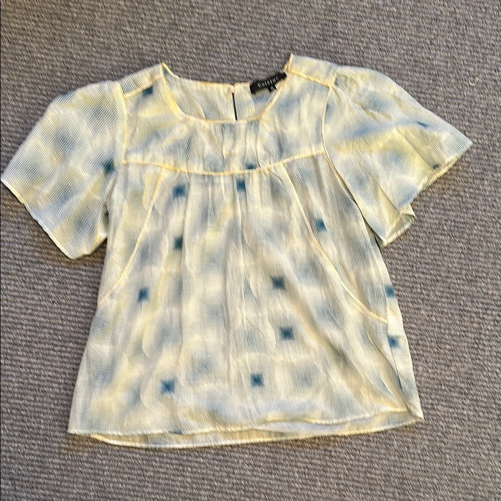 Cotelac White and Blue Delicate Graphic Short Sleeve Blouse. size 0